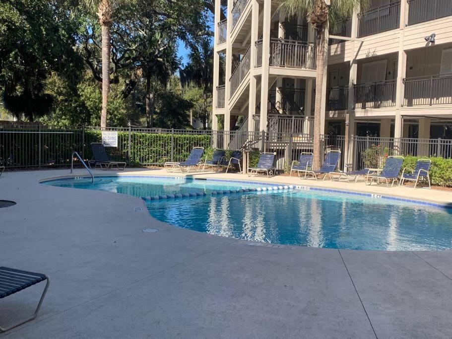Shore To Please! Elegant Couples Retreat With Bikes Appartement Île de Hilton-Head